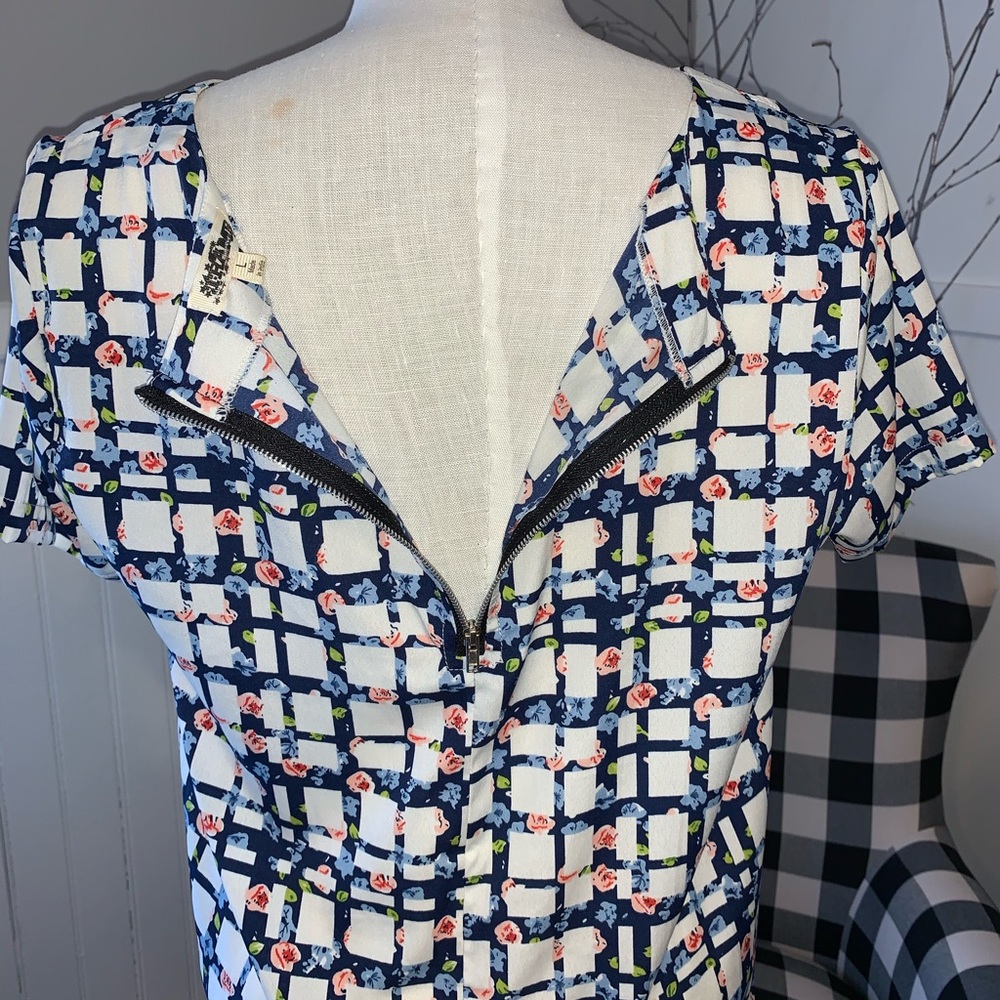 Spring Dress - Picture 4 of 4